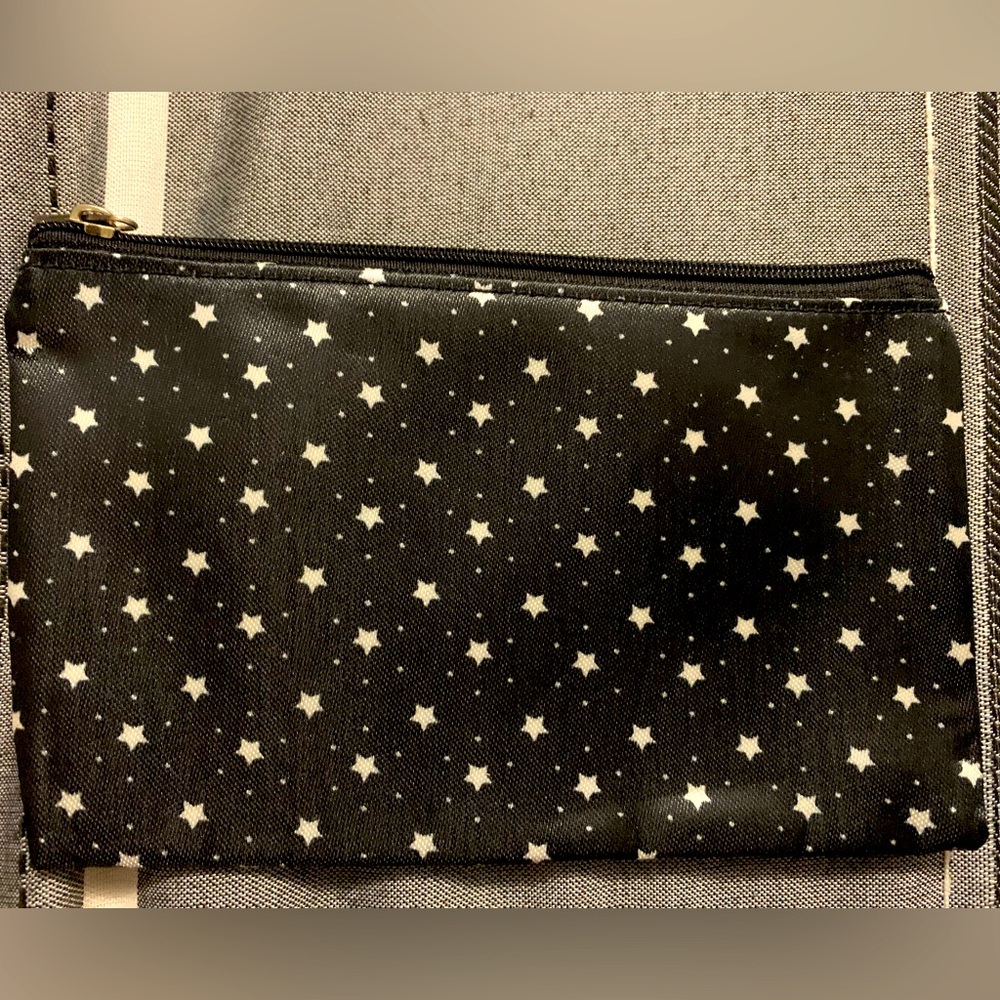 FREE w/$30 purchase || LipMonthly makeup bag